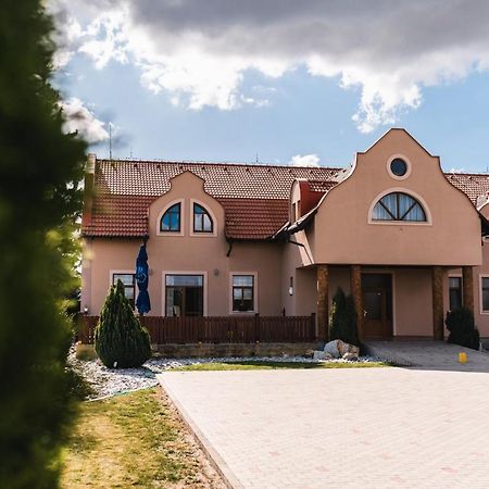 Motel Ard Sarovce Exteriér fotografie