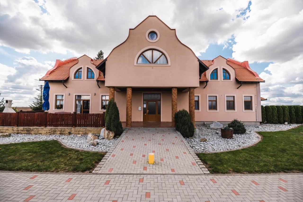 Motel Ard Sarovce Exteriér fotografie
