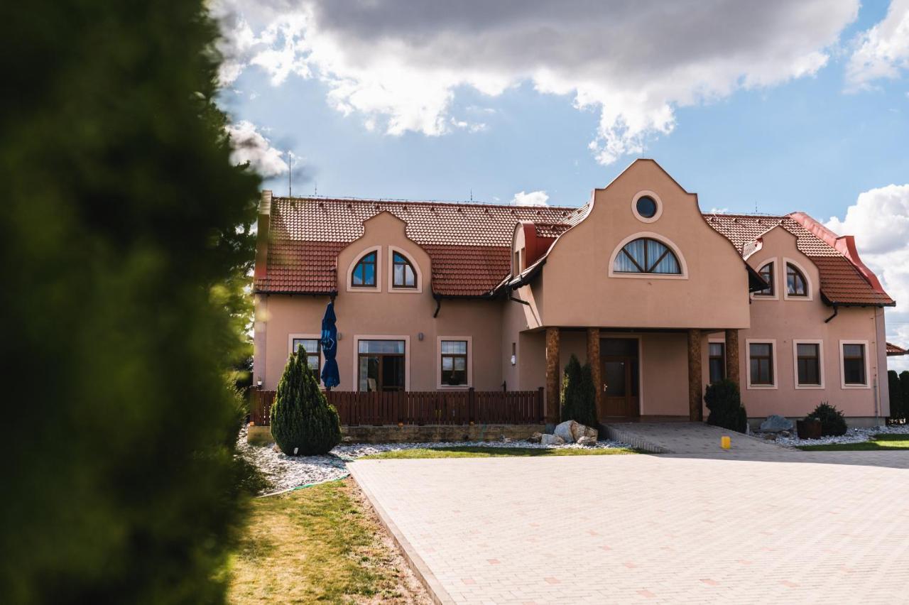 Motel Ard Sarovce Exteriér fotografie