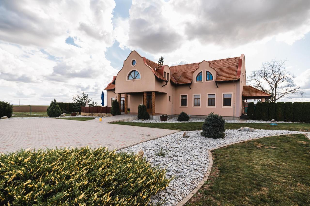 Motel Ard Sarovce Exteriér fotografie