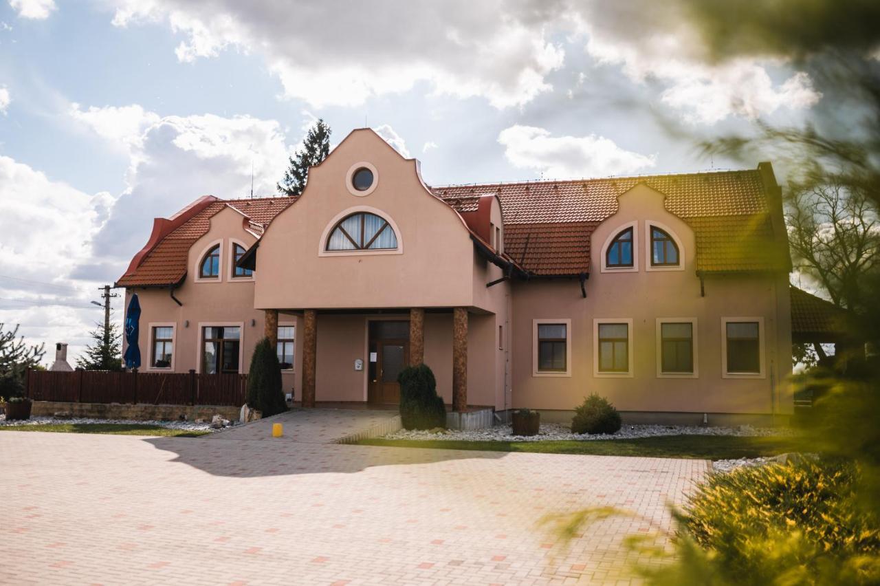 Motel Ard Sarovce Exteriér fotografie